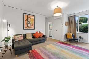 Urban Retro - Experience Vibrant Courtyard Charm